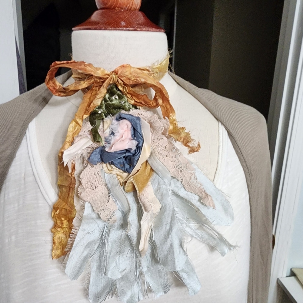 JABOT Slow Stitching🩷🩷🩷MOSSIE ANNA ARTISAN DESIGN NWT - Picture 7 of 14